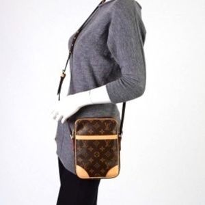 Auth Louis Vuitton Danube Crossbody Bag 393L217
